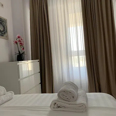 Alexa Deluxe At Address Rezidence With Parking