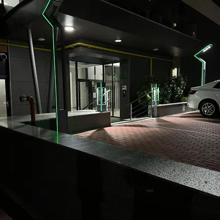 Alexa Deluxe At Address Rezidence With Parking Apartment