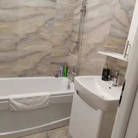 Alexa Deluxe At Address Rezidence With Parking