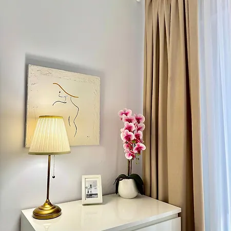 Alexa Deluxe At Address Rezidence With Parking