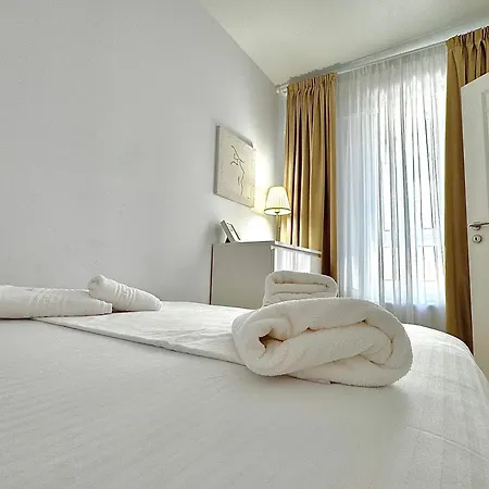 Alexa Deluxe At Address Rezidence With Parking Bucureşti