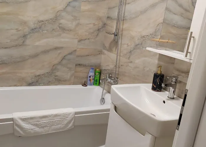 Alexa Deluxe At Address Rezidence With Parking